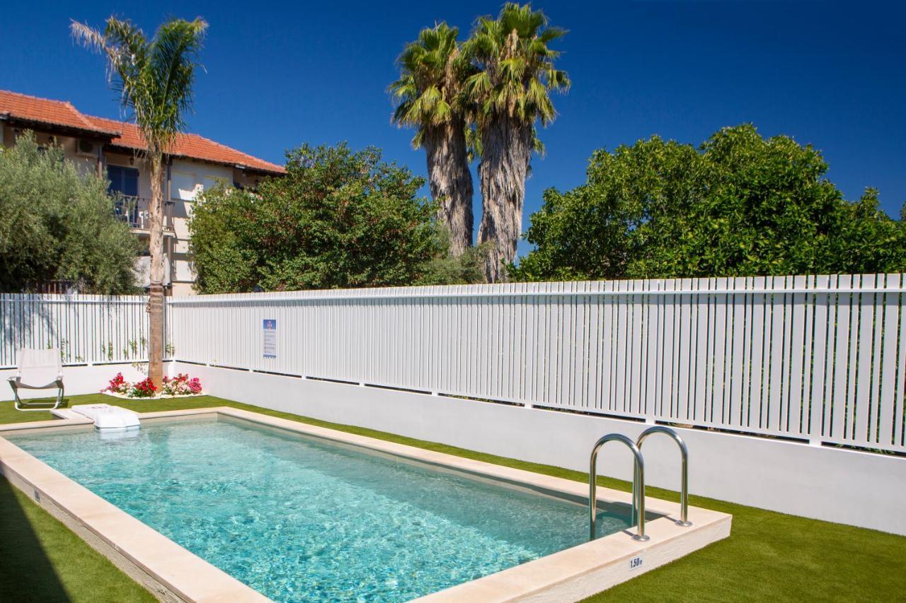 The Quad Luxury Villas Ligia Eksteriør billede